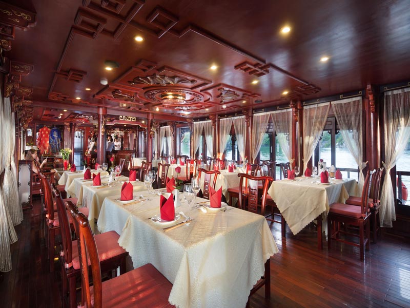 Halong-Royal-Palace-Cruise-Restaurant-1.jpeg