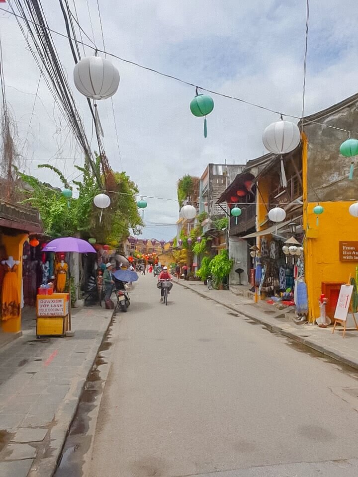 amazing-vietnam-7-days-hoian-old-town.jpeg