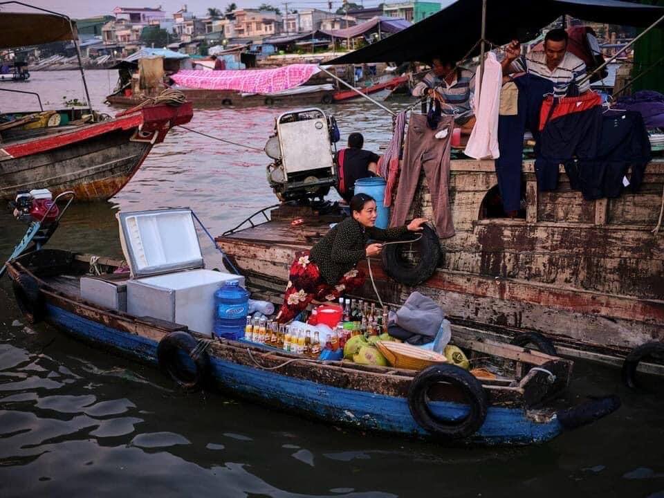 best-of-vietnam-cambodia-18-days-mekong-delta-cai-rang-floating-market.jpeg
