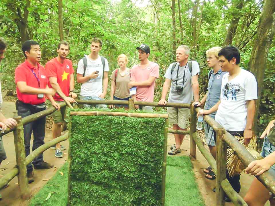 best-of-vietnam-tours-12days-cu-chi-tunnels.jpeg