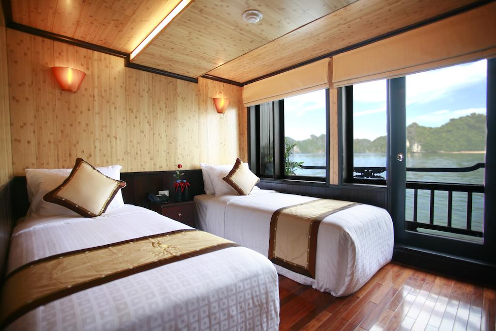 halong-syrena-cruise-deluxe-room-with-balcony-4.jpeg