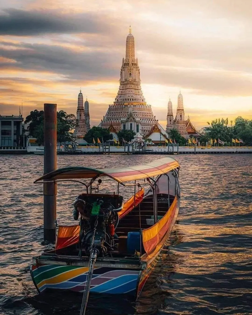Amazing-Southeast-Asia-Loop-30-Days-Thailand-Chao-Praya-Wat-Arun.webp