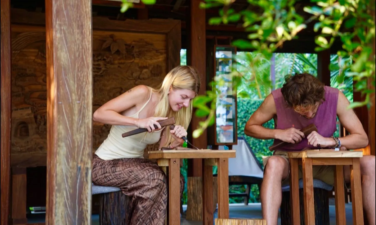 Amazing-Southeast-Asia-Loop-30-Days-Vietnam-Hoi-An-Wood-Carving-Class-3.webp