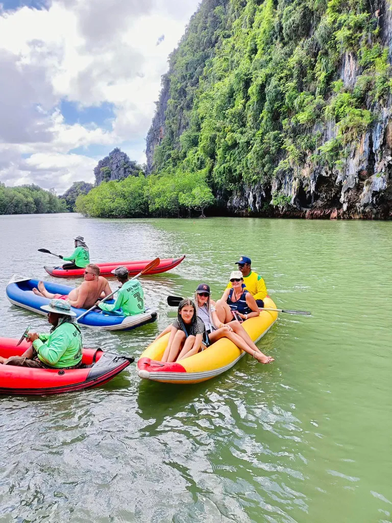 Essential-Vietnam-Thailand-18-days-phu-ket-Phang-Nga-Bay-James-Bond-Island-3.webp