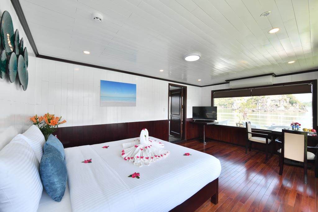 Sapphire-cruise-suite-room-2.jpeg