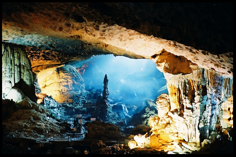 Thien-Cung-cave-Halong-Bay-Tours-1.jpeg