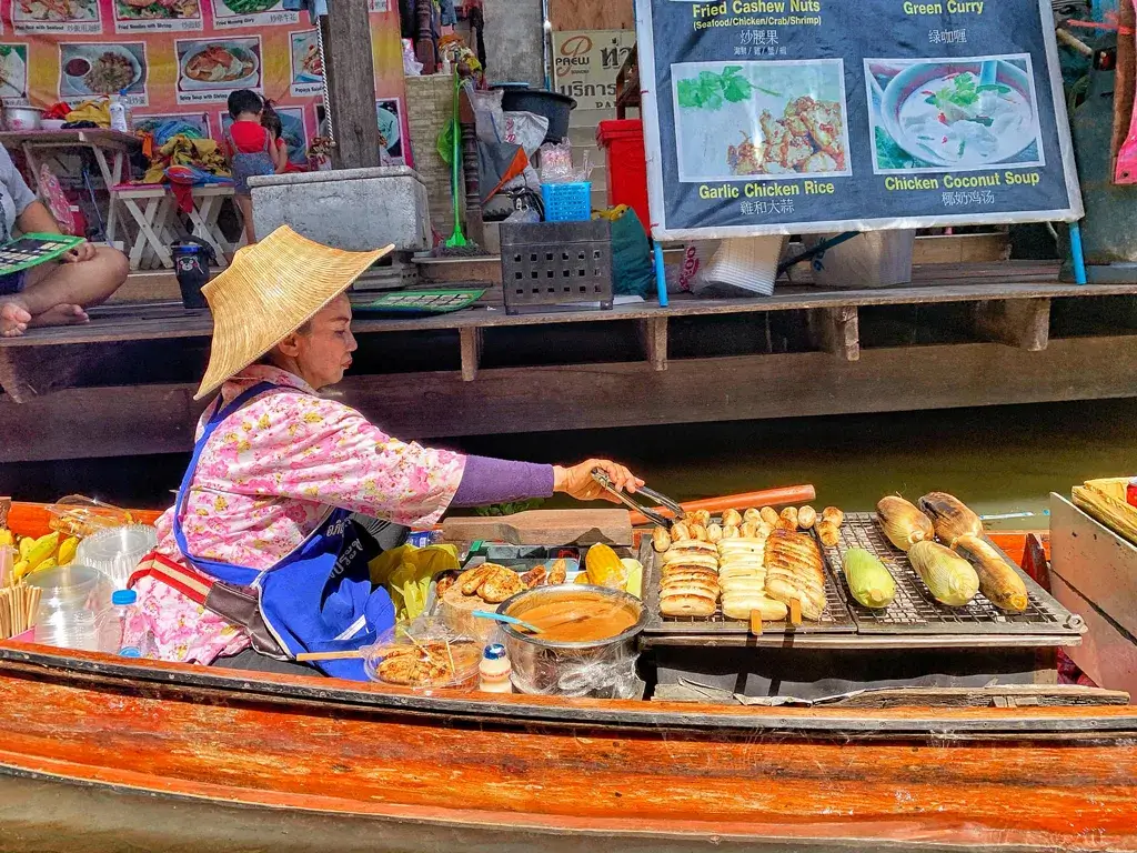 Unbox-Southeast-Asia-Heritage-28days-Damnoen-Saduak-Floating-Market--Thailand-3.webp