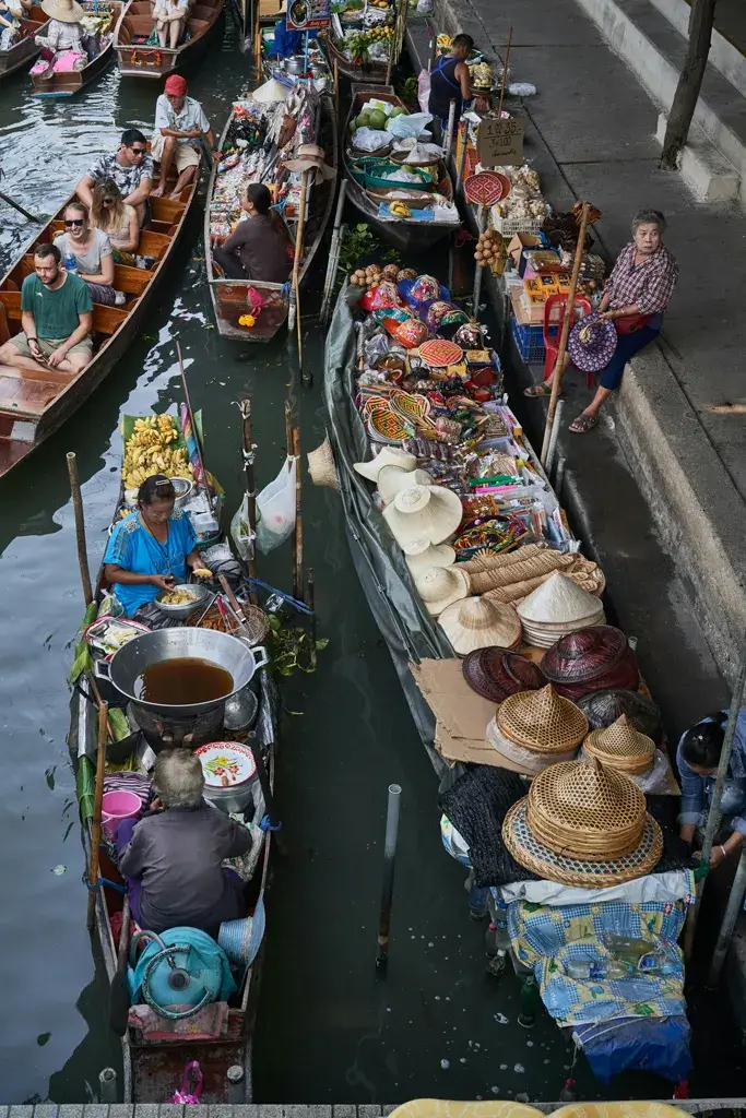 Unbox-Southeast-Asia-Heritage-28days-Damnoensaduak-Floating-Market--thailand-1.webp