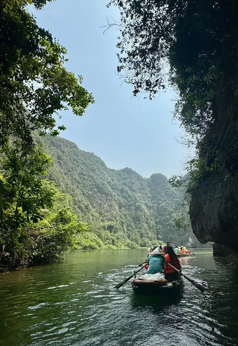 Unbox-Southeast-Asia-Heritage-28days-ninh-binh.webp