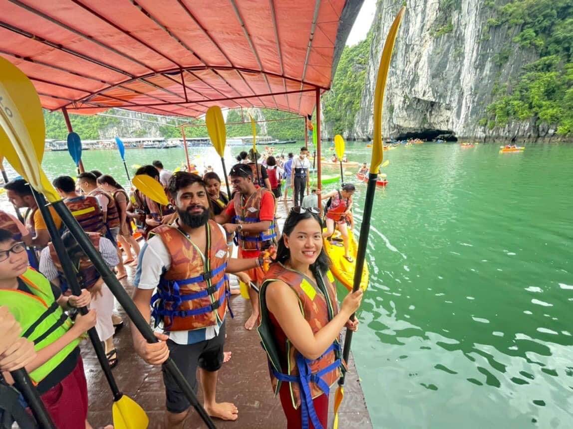 amazing-adventure-vietnam-15-days-halong-bay-kayaking-2.jpeg