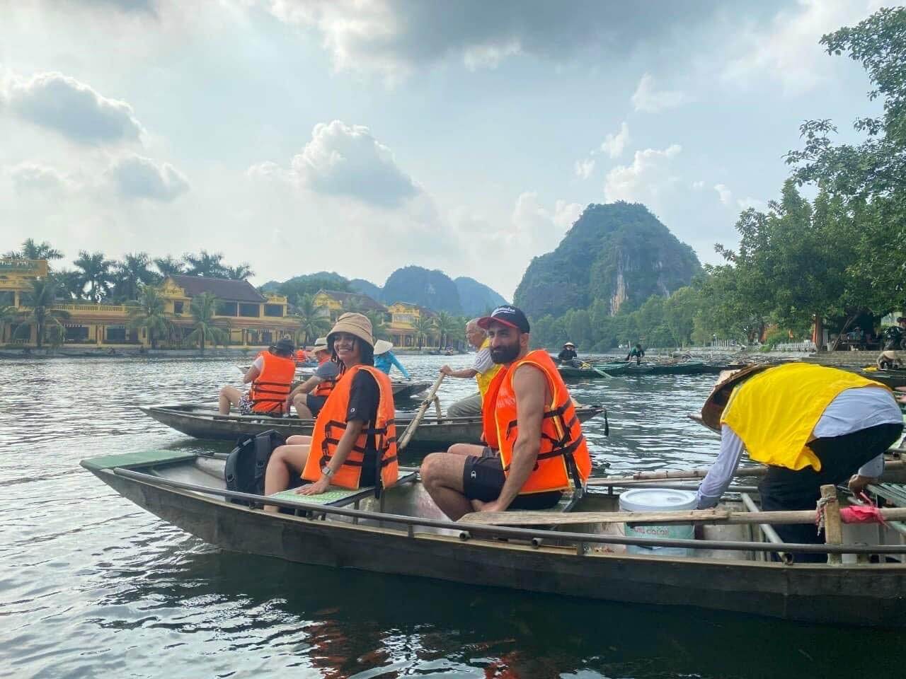amazing-adventure-vietnam-15-days-ninh-binh-bambo-boat.jpeg