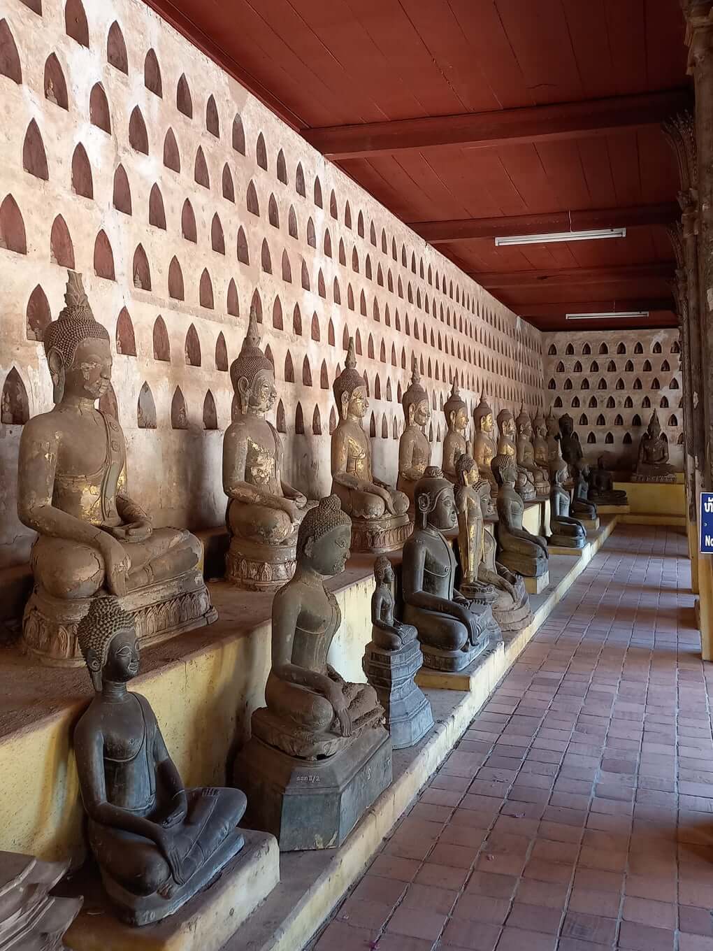 amazing-laos-trip-9-days-vientiane-sisaket-museum.jpeg
