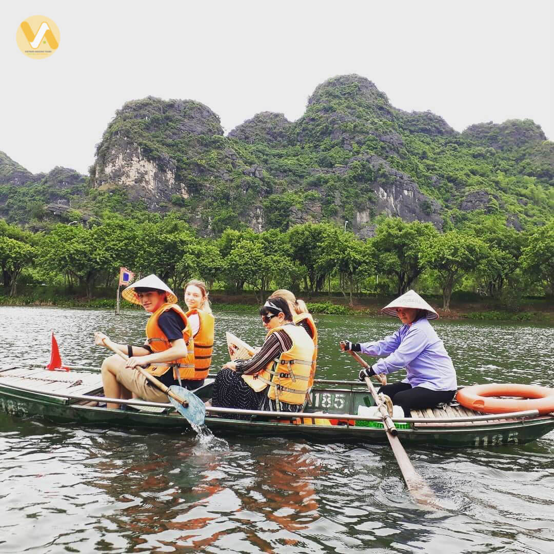 amazing-vietnam-7-days-ninh-binh-tam-coc-bamboo-boat-2.jpeg