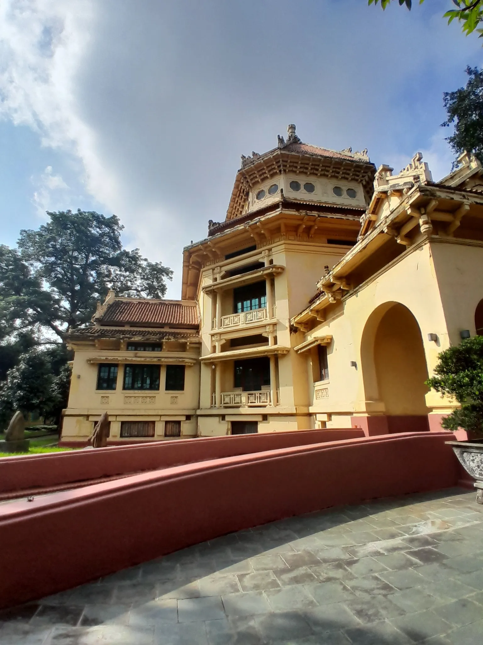 bao-tang-lich-su-quoc-gia-History-Museum-Vietnam.webp