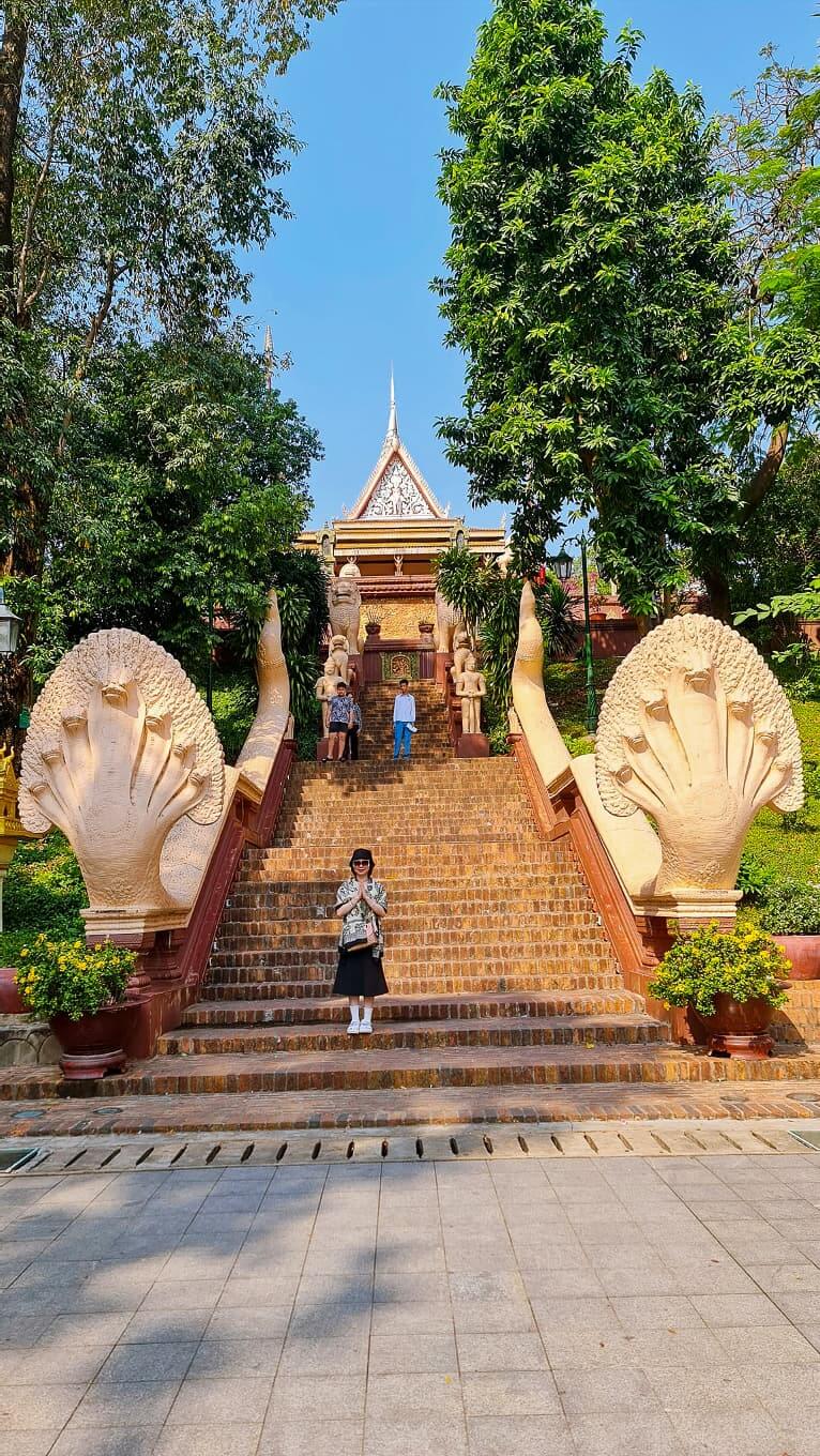 cambodia-holiday-8-days-phnom-penh-wat-phnom.jpeg