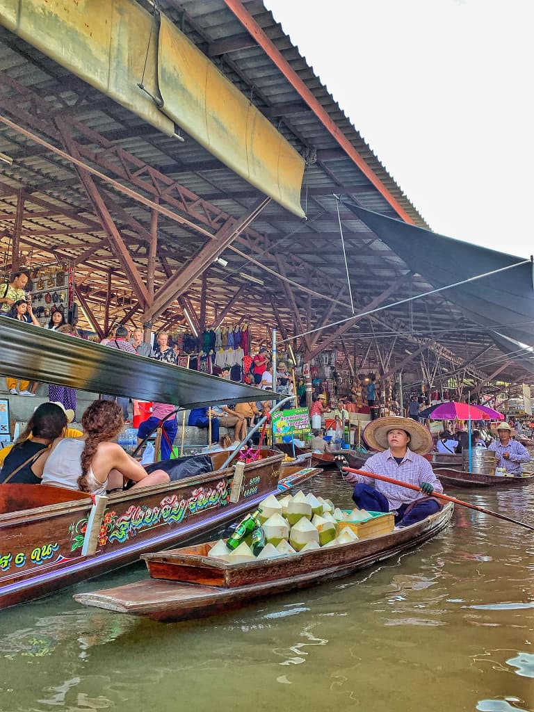classic-thailand-trip-12-days-damnoen-saduak-floating-market-10.jpeg