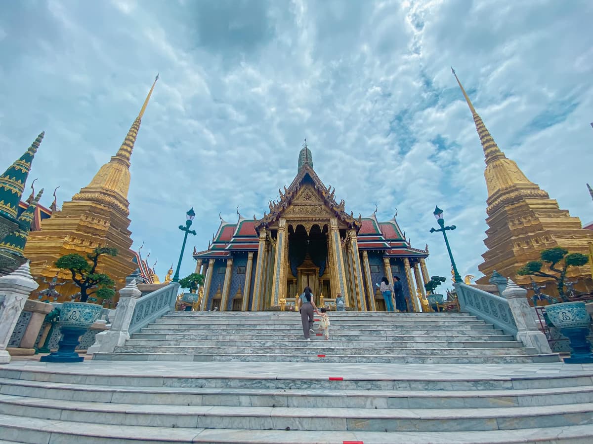classic-thailand-trip-12-days-wat-phra-kaew-royal-pala.jpeg