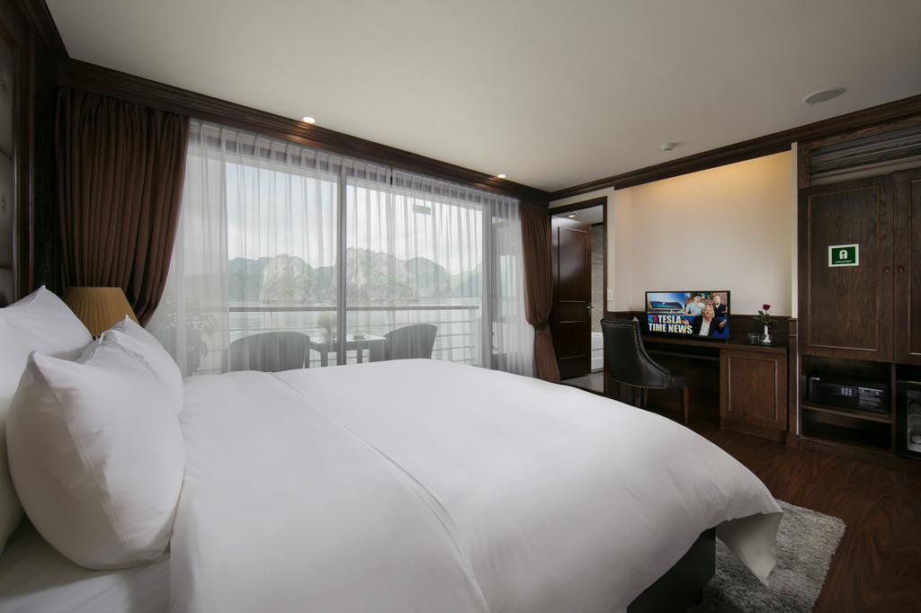 halong-bay-mon-cheri-cruise-elegance-suite-room-4.jpeg