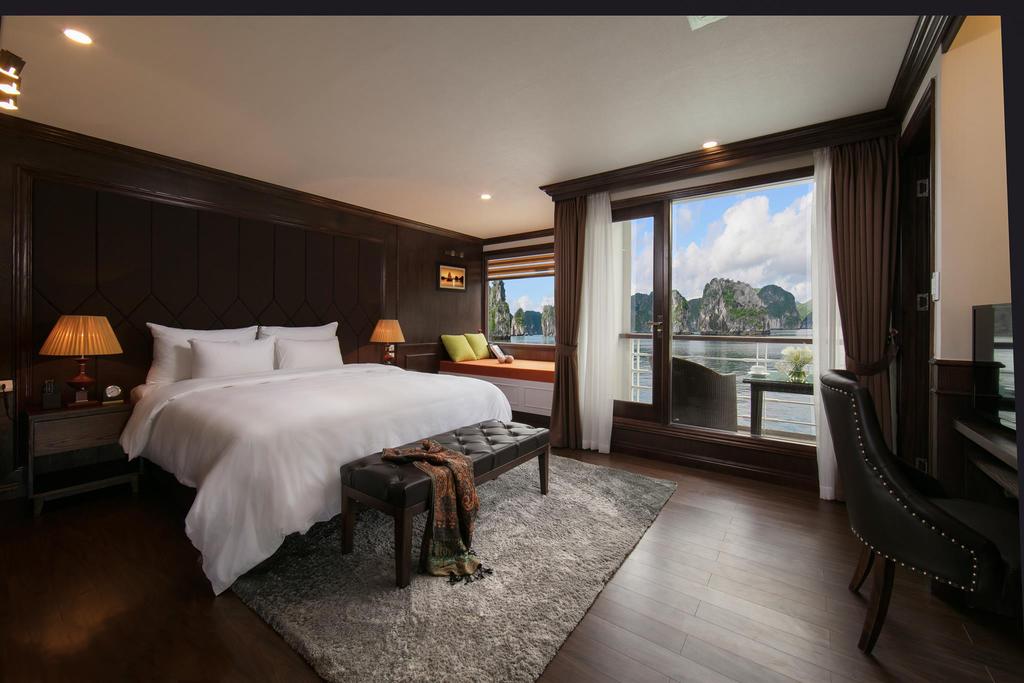 halong-bay-mon-cheri-cruise-ocean-suite-room-1.jpeg