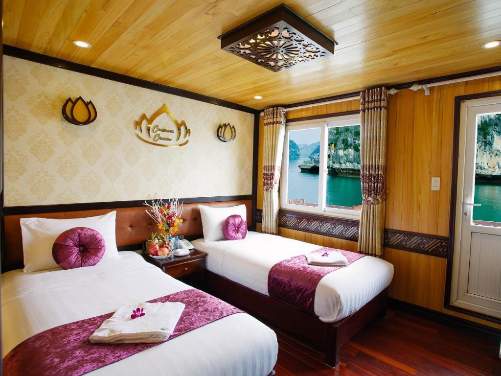 halong-cruise-christina-diamon-cruise-deluxe-room-8.jpeg	