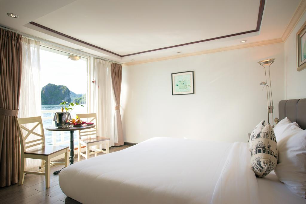 halong-la-vela-classic-cruise-suite-room-2.jpeg