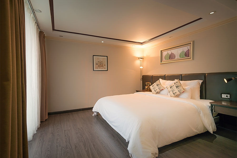 halong-la-vela-classic-cruise-suite-room-5.jpeg