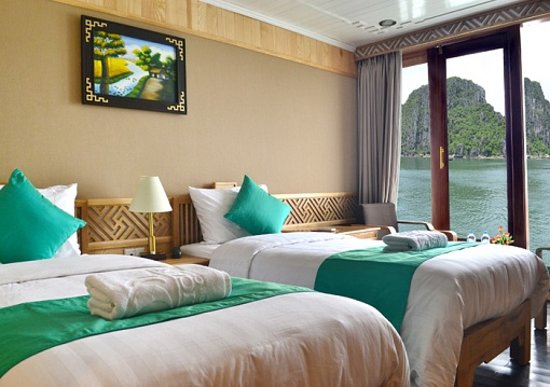 halong-pelican-cruise-deluxe-cabin-1.jpeg