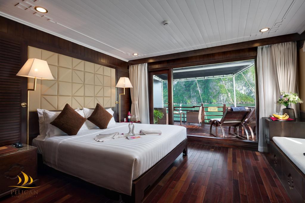 halong-pelican-cruise-royal-suite-room-1.jpeg