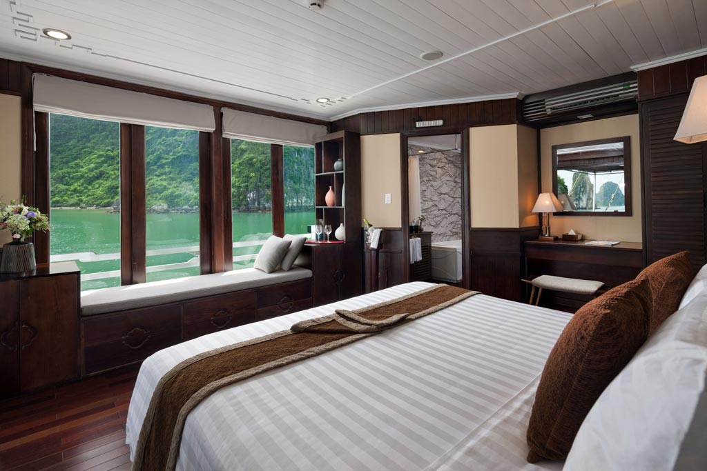 halong-pelican-cruise-royal-suite-room-4.jpeg