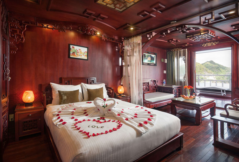 halong-royal-palace-cruise-suite-room-4.jpeg