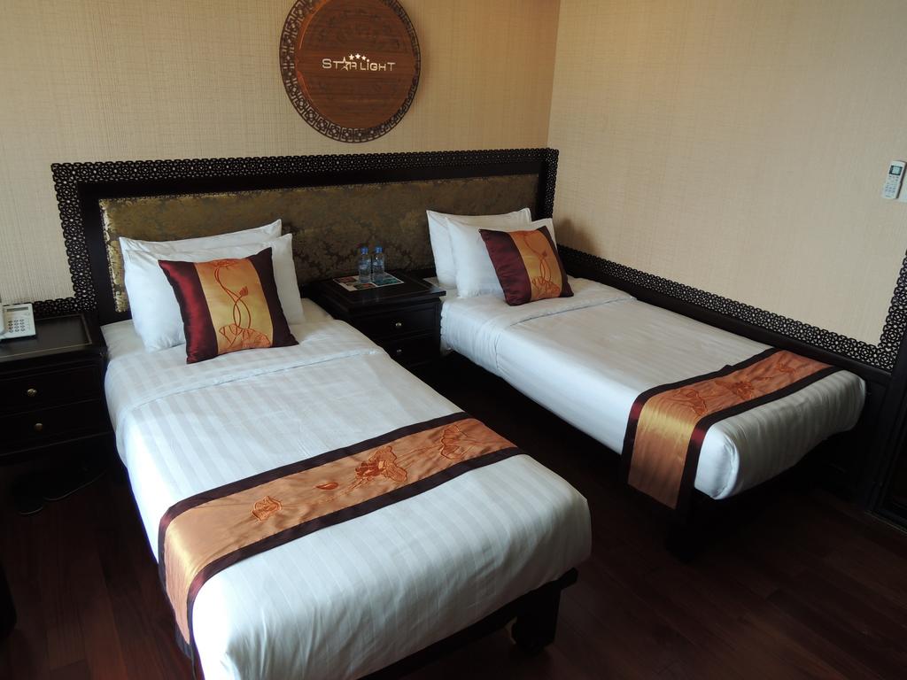 halong-starlight-cruise-deluxe-room-5.jpeg