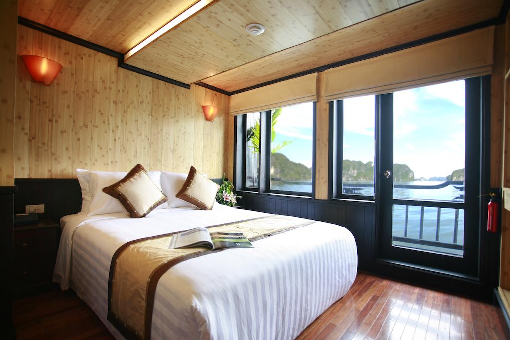 halong-syrena-cruise-deluxe-room-with-balcony-1.jpeg