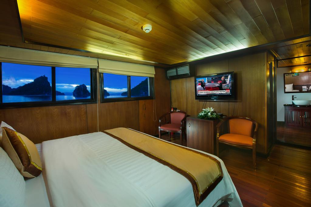 halong-syrena-cruise-suite-room-with-spa-bath-1.jpeg