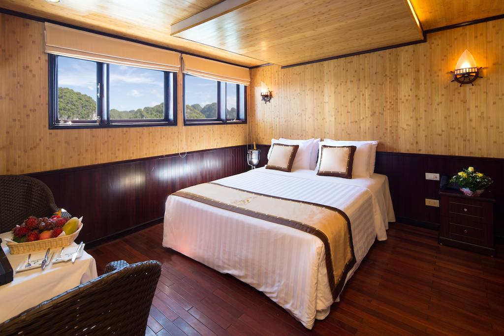 halong-syrena-cruise-suite-room-with-spa-bath.jpeg