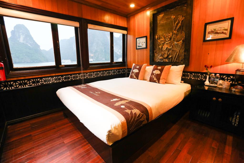 halong-vspirit-classic-cruise-deluxe-room-3.jpeg