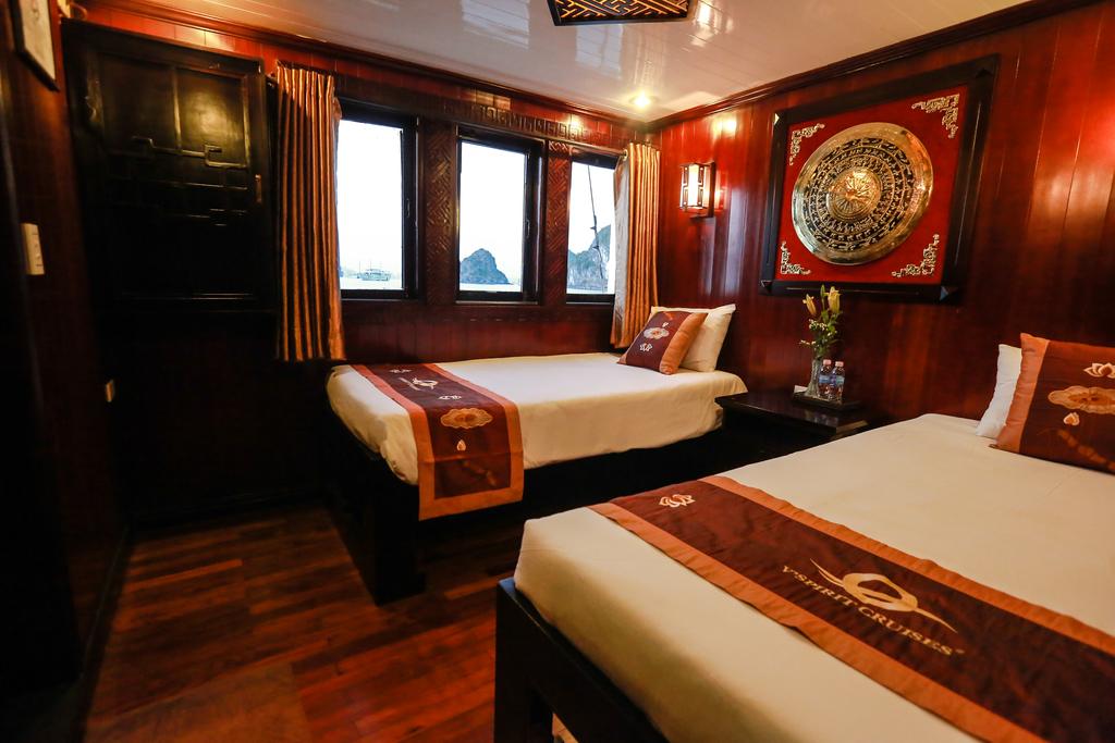 halong-vspirit-classic-cruise-deluxe-room-4.jpeg