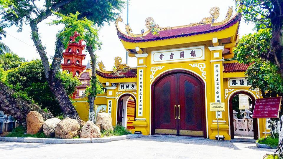 hanoi-city-tour-tran-quoc-pagoda-1.jpeg