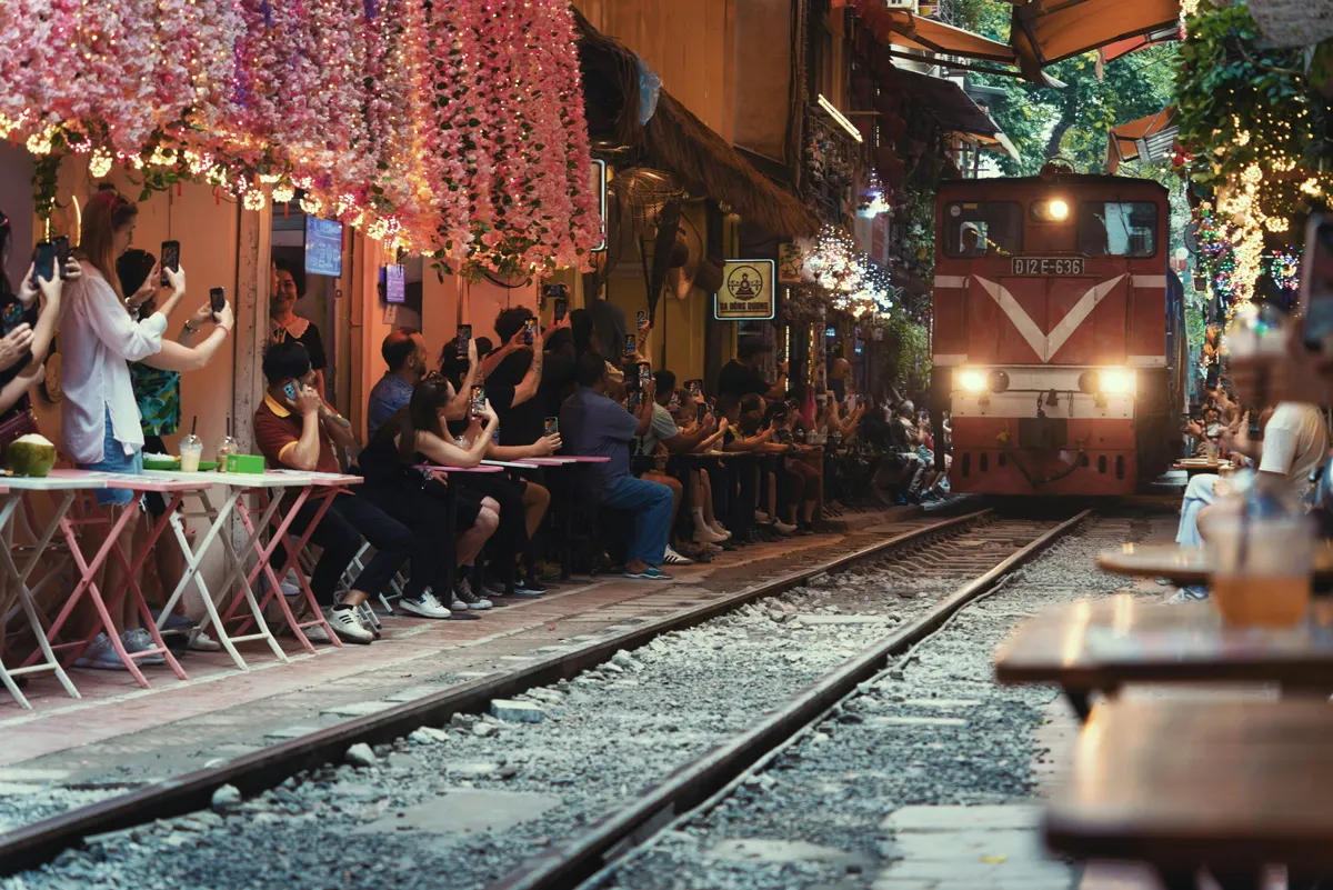 hanoi-train-street-1.webp