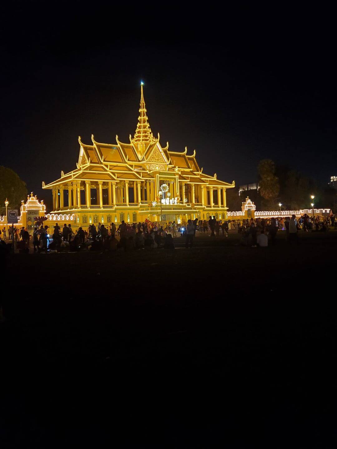 luxury-vacation-vietnam-cambodia-18-days-phnom-penh-silver-pagoda.jpeg