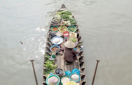 luxury-vietnam-holiday-12-days-ho-chi-minh-mekong-delta-floating-market-cai-rang-can-tho-jpeg