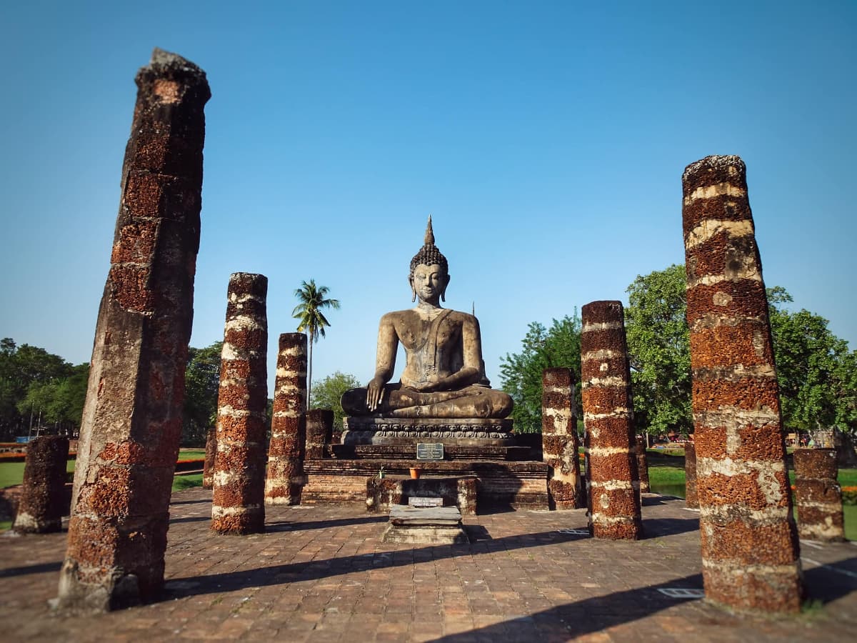 sukhothai-wat-mahathat-7-essential-thailand-tour-17-days.jpeg