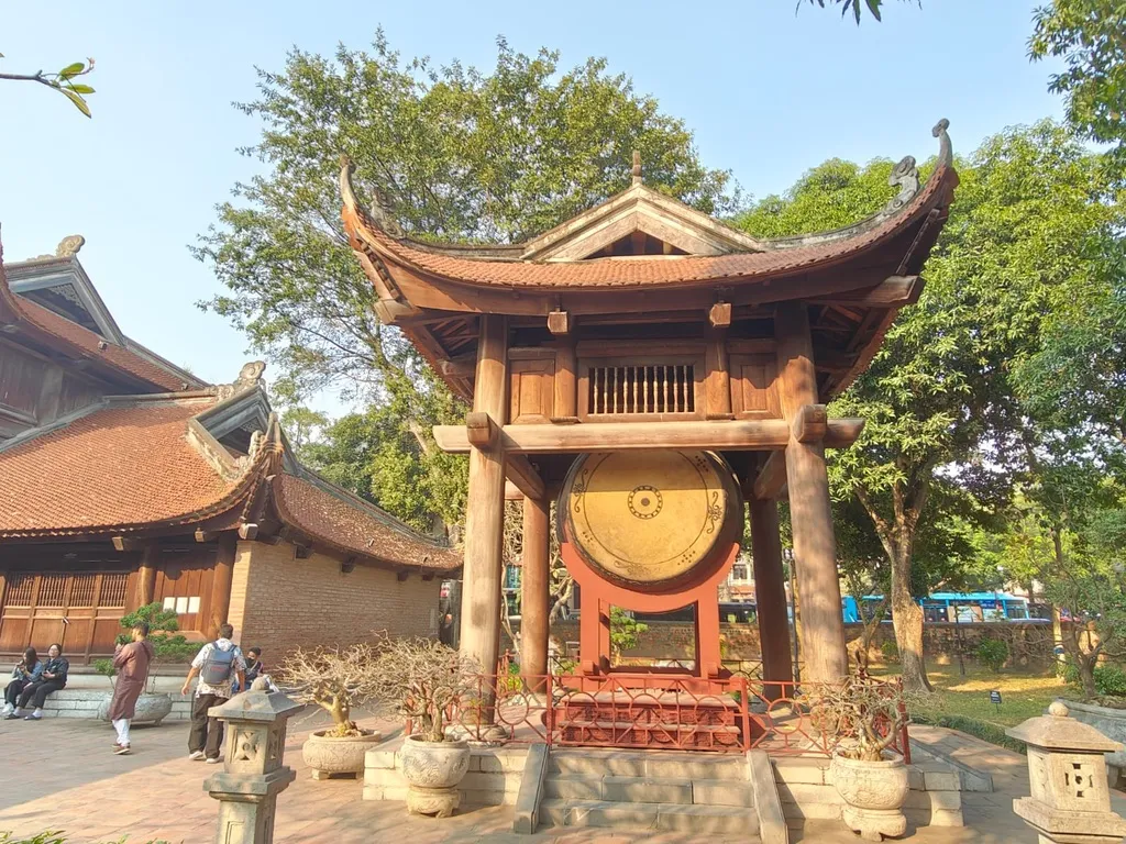 temple-of-literature-van-mieu-quoc-tu-giam.webp
